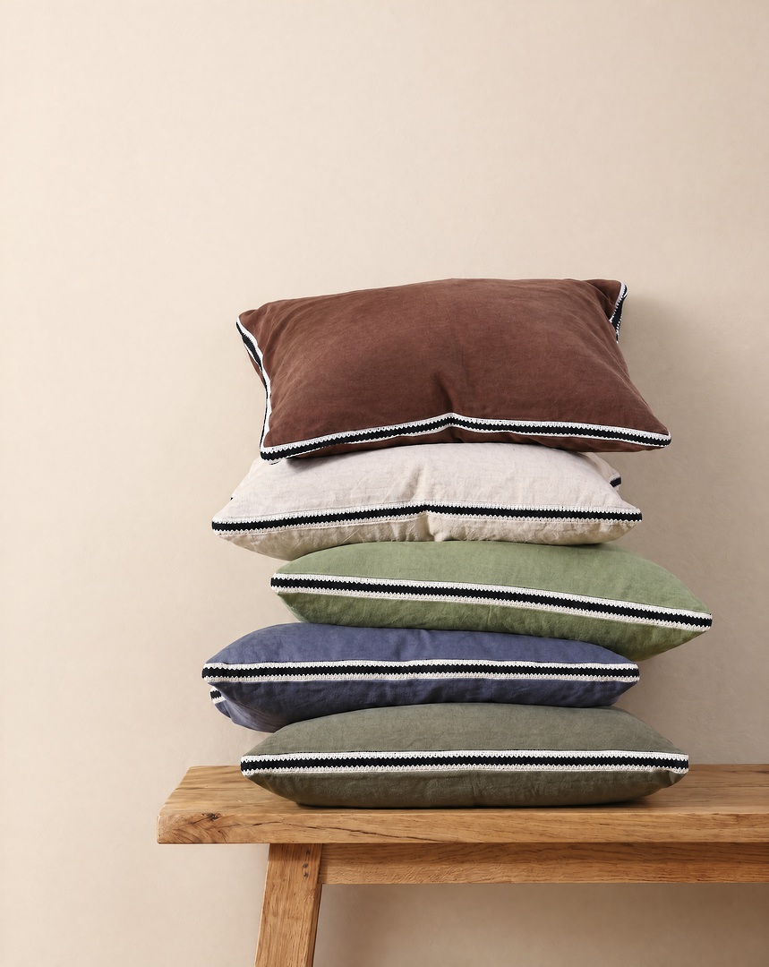 MM Linen | Linea Cushion 60 x 40cm | Leaf image 1